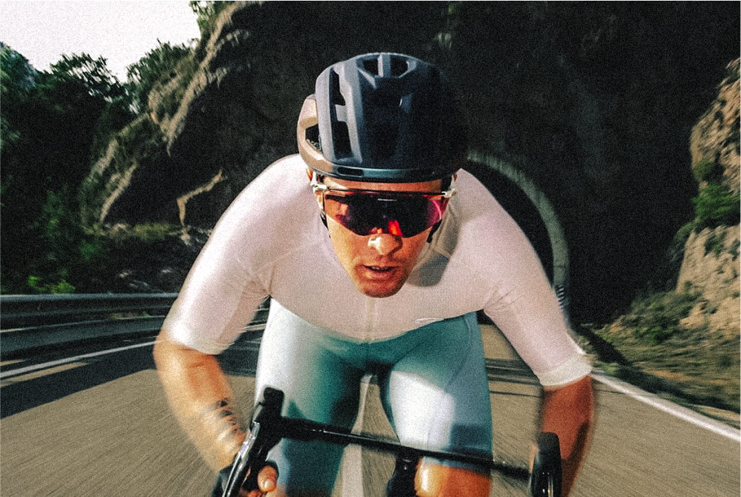 Angrip sesongens sykkeleventyr med Oakley